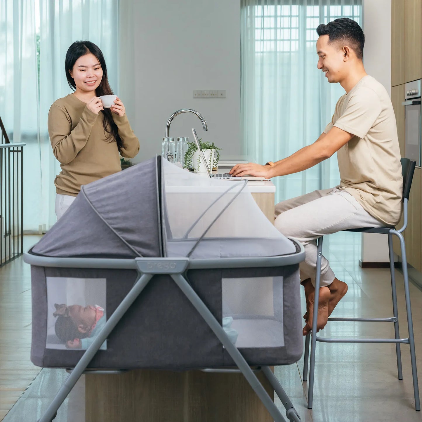 Luna Foldable Baby Bassinet