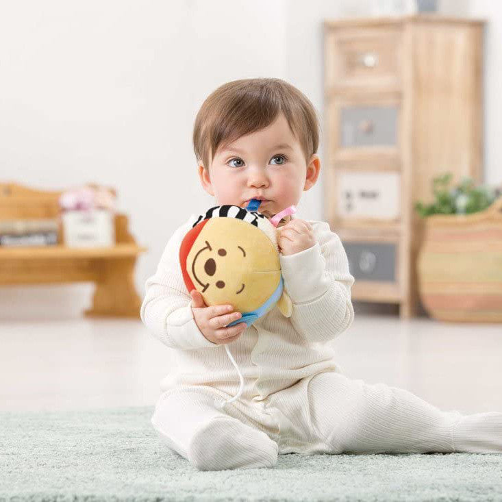 Tomy Disney Dear Little Hands - Winnie The Pooh Ball